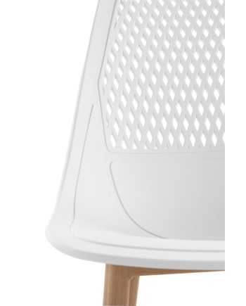 set de 4 chaises pp blanc et pieds en métal