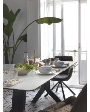 table extensible en céramique blanche avec pieds en métal 160/210x90 cm