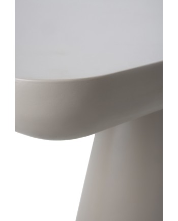 Table, Claire