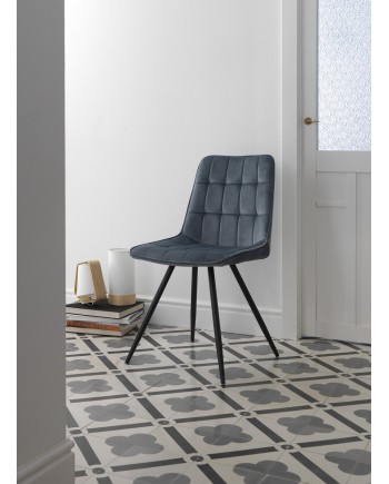 pack 4 chaises rembourrées en velours bleu clair pieds métal noir